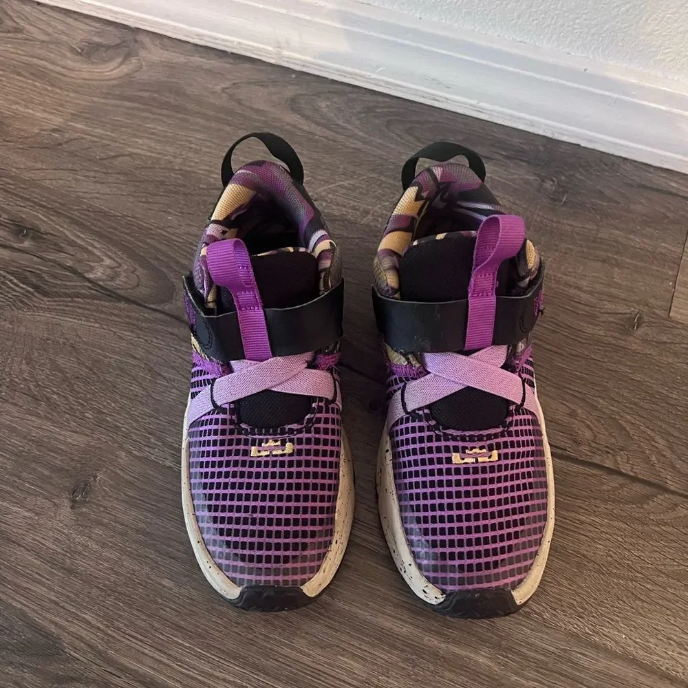 Nike LeBron Witness 7 'Lakers' Kids size 13 C